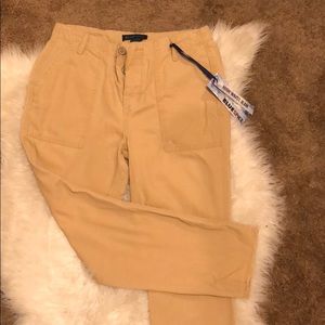 Brand new Rue 21 high waisted khaki jeans!